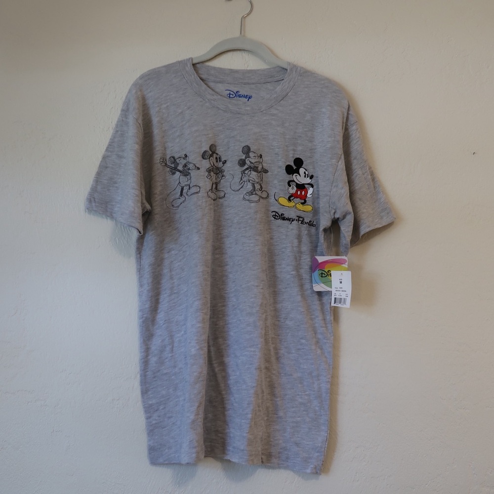 Disney: Men's Gray Short Sleeve Mickey T-Shirt - Size Medium (NWT)
